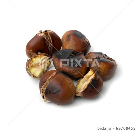 Grilled Sweet Chestnuts, Healthy Autumn and Christmas Food Grilled Sweet Chestnuts, Healthy Autumn and Christmas Food 69708455