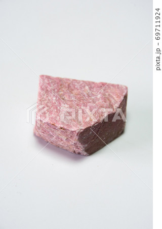 紅簾石片岩 69711924