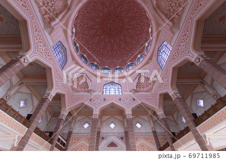 プトラモスクの内観 69711985