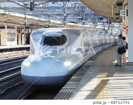 新幹線N700S J1編成 米原駅にて 新幹線N700S J1編成 米原駅にて 69712741