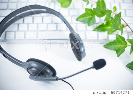 ヘッドセットとキーボード ヘッドセットとキーボード 69714271