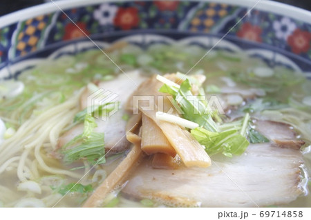 ラーメン ラーメン 69714858