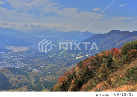 秋の金時山山頂からの眺望 69718705