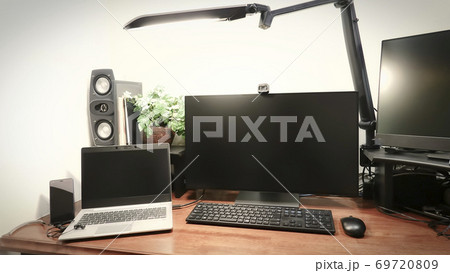 大画面モニターとPC2台の3画面で超快適なテレワーク(27型・USB-C接続・24型PC)2582 大画面モニターとPC2台の3画面で超快適なテレワーク(27型・USB-C接続・24型PC)2582 69720809