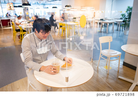 Social distancing partition in cafe restaurant 69721898
