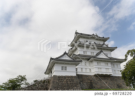 小田原城天守閣と空 69728220