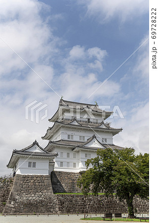 小田原城天守閣と空 69728222