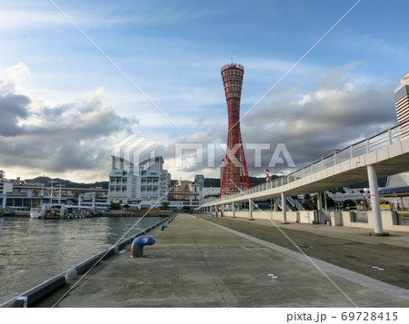 神戸　ハーバーランドの夕景 69728415