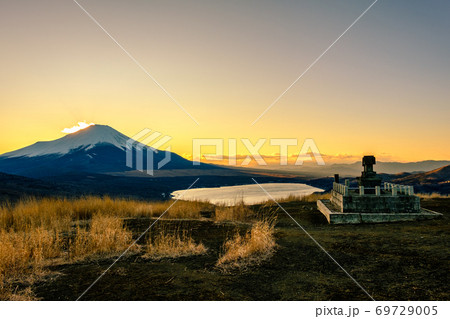 明神山から望む富士山（冬・夕景） 69729005