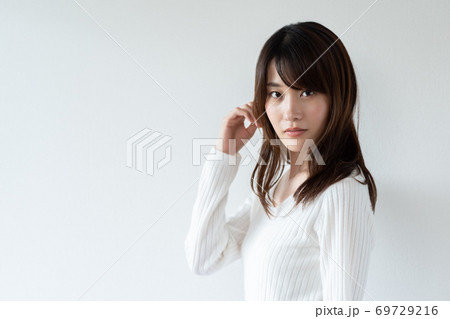 女性ポートレート 69729216