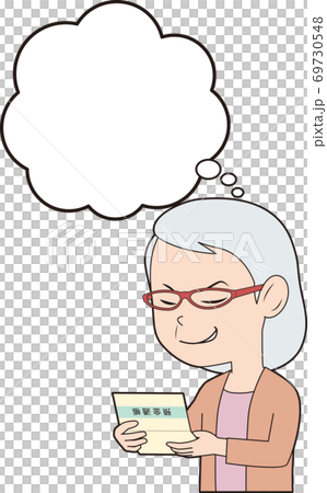 通帳を見てニヤリとするシニア女性 通帳を見てニヤリとするシニア女性 69730548