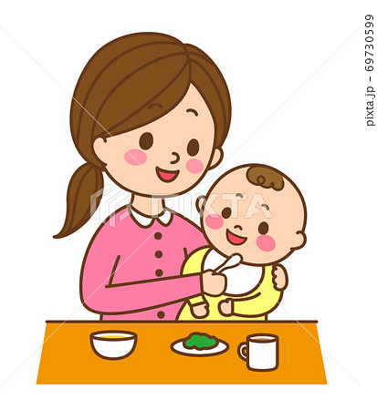離乳食を食べる赤ちゃん 69730599