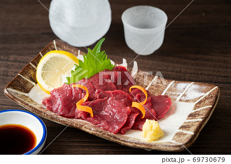 馬刺し 69730679
