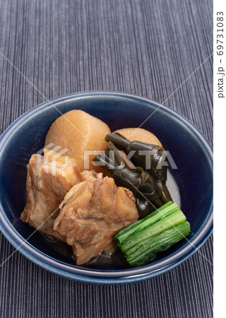 ソーキと大根の煮物 69731083