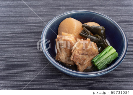 ソーキと大根の煮物 69731084