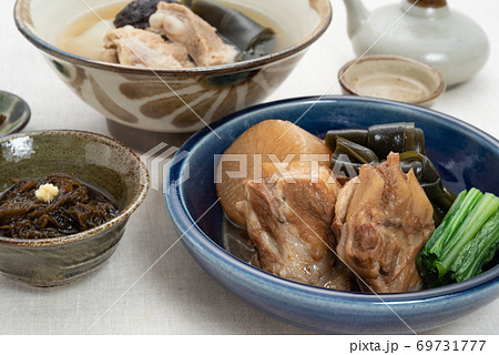 ソーキと大根の煮物　ソーキ汁　沖縄料理 69731777