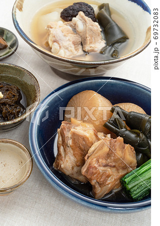 ソーキと大根の煮物 ソーキ汁 沖縄料理 ソーキと大根の煮物 ソーキ汁 沖縄料理 69732083