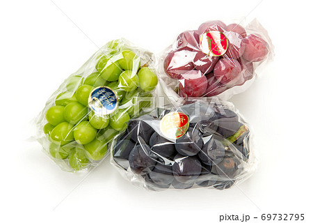 シャインマスカット、クイーンニーナ、ニューピオーネの葡萄3種詰め合わせ 69732795