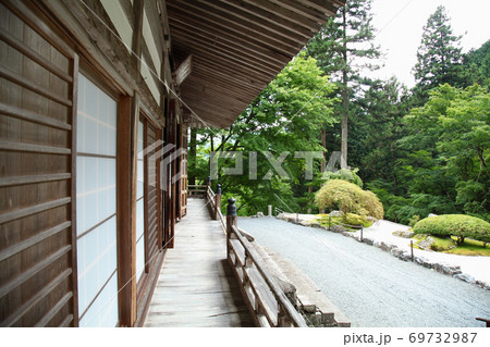 古知谷阿弥陀寺の境内 古知谷阿弥陀寺の境内 69732987