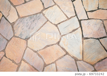 乱形石を組み合わせた背景　a-8 明るいカラフル 69733242