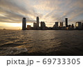 マンハッタンと夕焼け 69733305