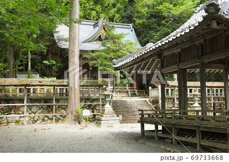 かやぶきの里の知井八幡神社 かやぶきの里の知井八幡神社 69733668