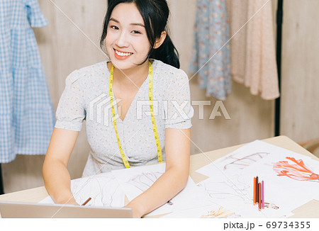 Woman fashion design 69734355