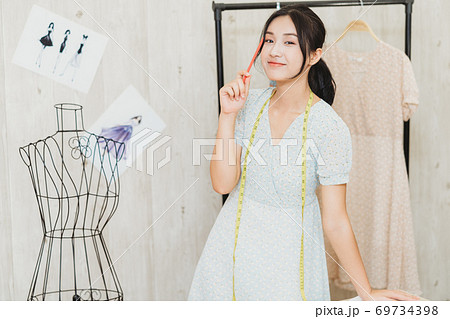 Woman fashion design 69734398