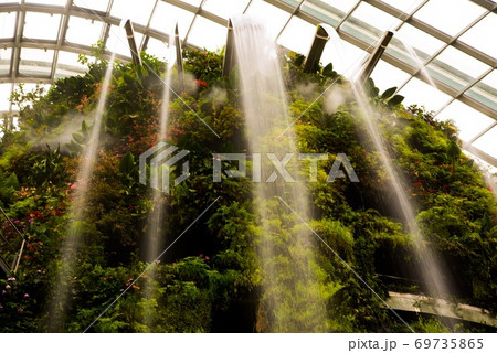 滝 流れ 自然 69735865