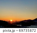 夕日 太陽 夕焼け 69735872