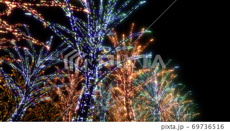 イルミネーション ツリー クリスマス ネオン 街 ライトアップ 3d イラスト 背景 バックのイラスト素材