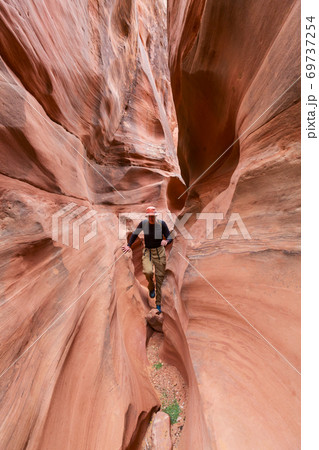 Slot canyon 69737254