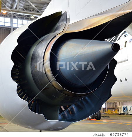 Boeing 787 engine - Stock Photo [69738774] - PIXTA