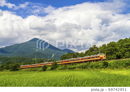 磐梯山と485系あいづライナー 福島県磐梯町 磐梯山と485系あいづライナー 福島県磐梯町 69742951