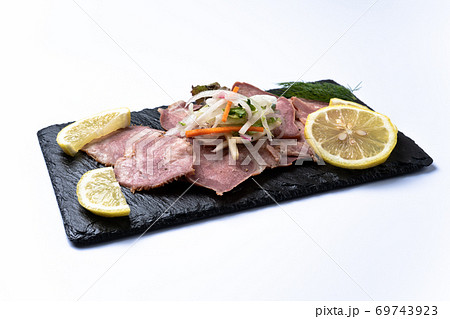 豚タン　スモークタン 69743923