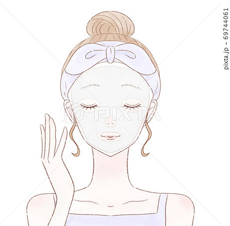 パックをする女性 69744061