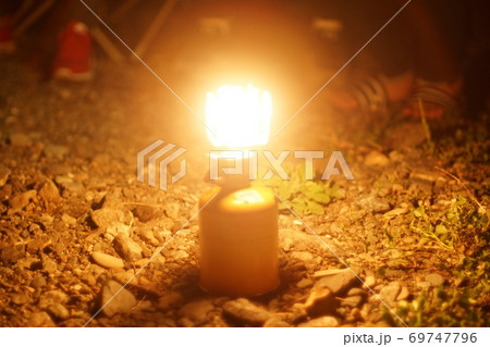 夏のキャンプ ランタン 夏のキャンプ ランタン 69747796