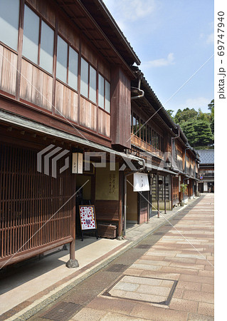 【石川県　金沢市】東茶屋町の町並み 69747940