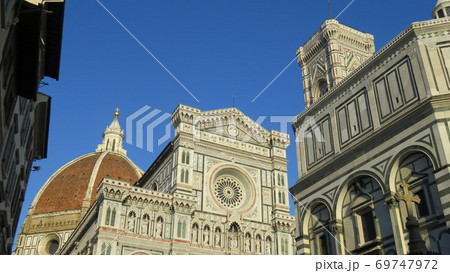 イタリア、フィレンツェのドゥオーモ 69747972
