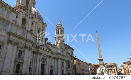 イタリア、ローマのナヴォーナ広場 69747974