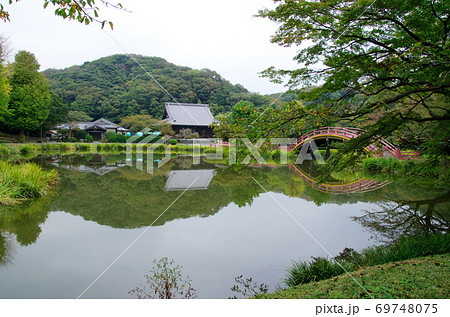 称名寺の浄土式庭園(横浜市金沢区) 称名寺の浄土式庭園(横浜市金沢区) 69748075