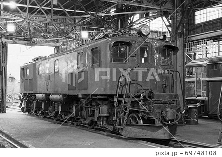 鉄道 上越 国境 Ef16 シェルパ 山男 水上 石打 夜間 バルブ 電気機関車 El 旧型 補の写真素材