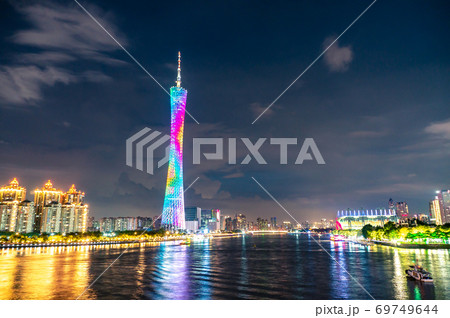 中国広州市、広州タワーの夜景 69749644