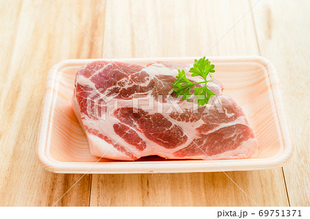 豚肩ロース肉 ブロック 豚肩ロース肉 ブロック 69751371