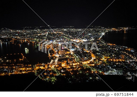 函館山からの函館市街の夜景 69751844