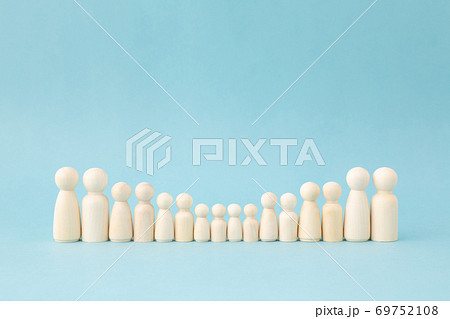 木製人形　集団　集合 69752108