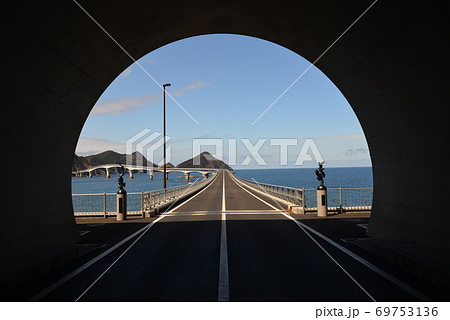 中甑島のトンネルから見た甑大橋 69753136