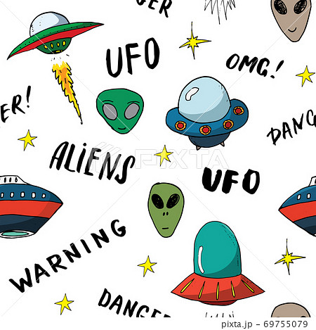 Ufo and aliens Seamless pattern. Cute Doodles space ships sketch. Hand drawn Cartoon Vector illustration 69755079