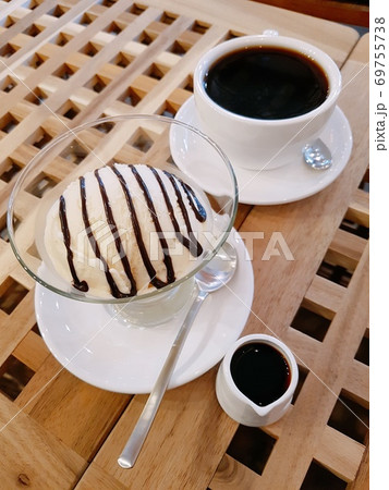 エスプレッソ コーヒー カフェ 69755738