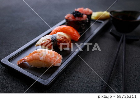 gunkan and nigiri sushi set decorated with caviar 69756211
